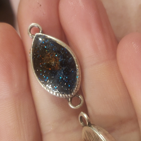 3 for 25 !!! Choose Three pack* pick colors) ((glitters) get Resin / st. silver - Picture 8 of 8